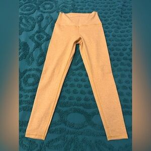 Fleo heathered mustard el toro 25” inseam leggings.